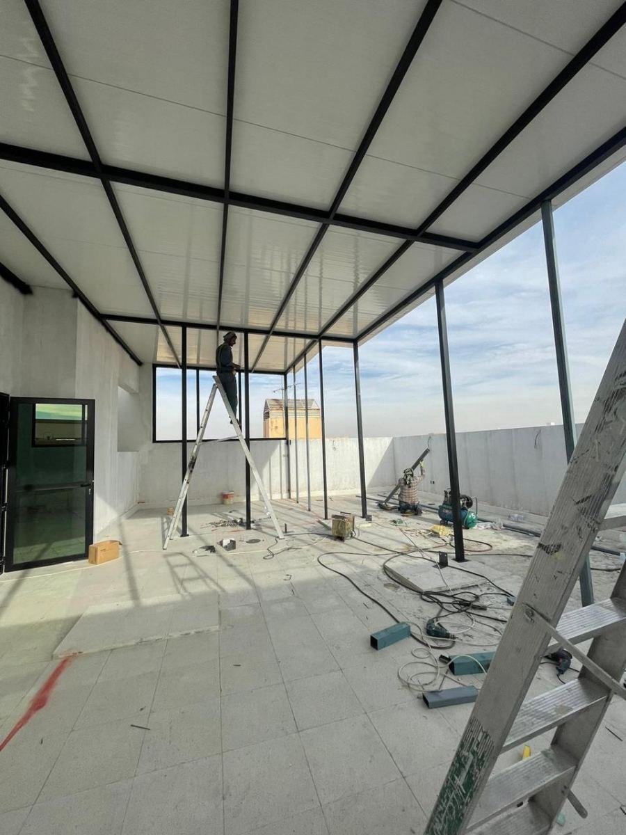 غرف ساندوتش بانل في الشرقية توفر راحة وموارد طاقة محسّنة.