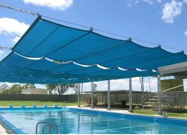 مظلات مسابح سحب يدوي في الشرقية